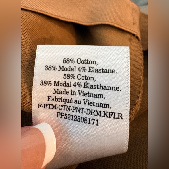 Everlane Dream Kick Flare Pants Side Zipper Tan Trouser
Women’s Size XS - Picture 4 of 6